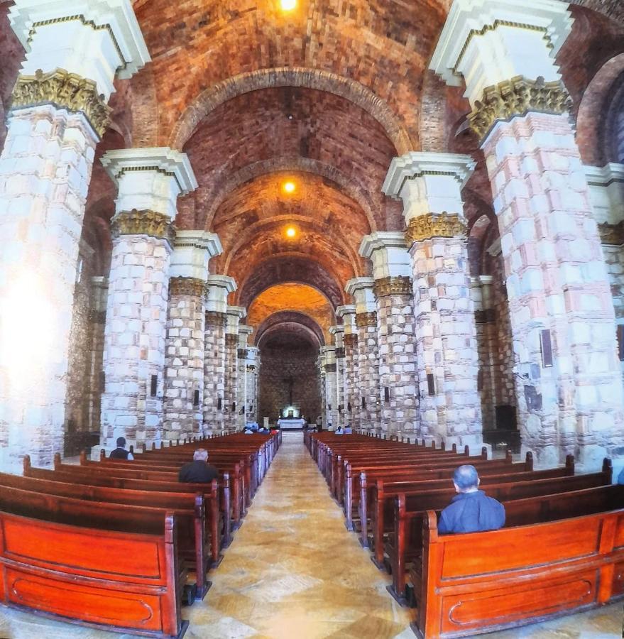 Hostal La Fulana Zipaquirá エクステリア 写真